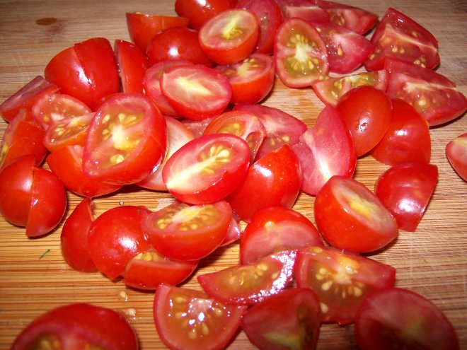 quarter tomatoes